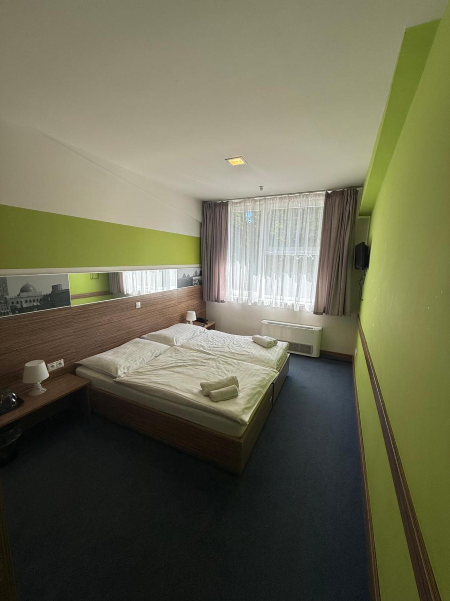 Hotelik Kosice Bagian luar foto
